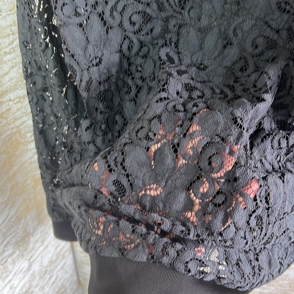 Theory Black Jaidyn Sheer Lace Long Sleeves Crew Neck Size S - Picture 10 of 13
